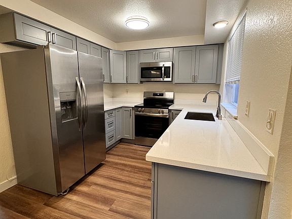 Whole new kitchen, new SS appliances