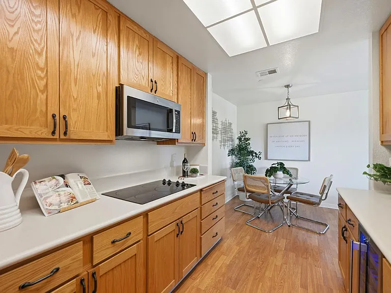 1110 Bayswater Ave #303 — Photo 8