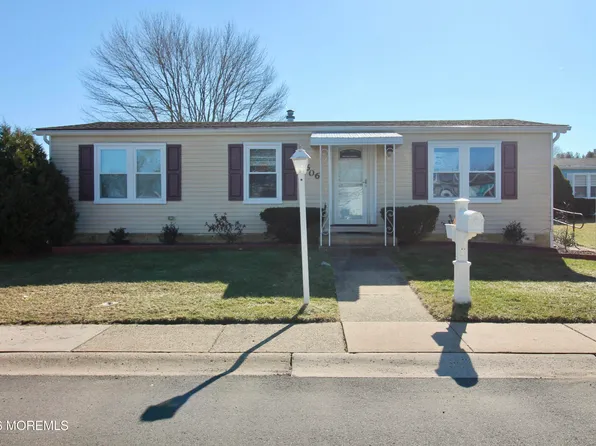 606 Jerome Place, Freehold, NJ 07728