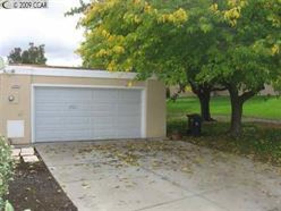 Attached Garage