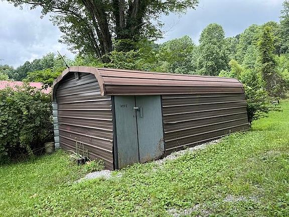 2nd image of 10705 Forkland Rd