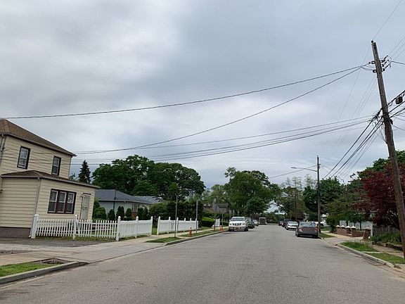 4th image of 1038 Arthur St