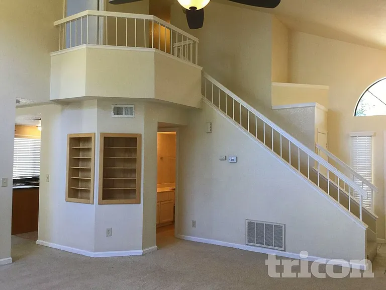 844 Sage Dr — Photo 3