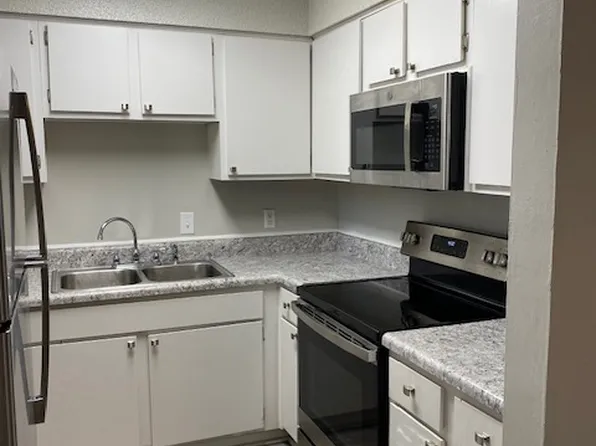 Aqua Porta Apartments