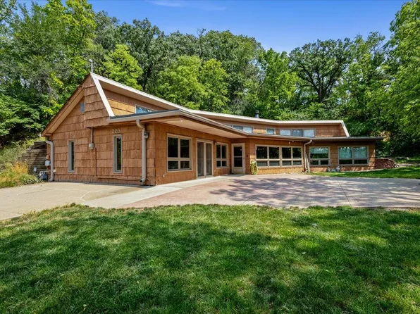 329 Prospect St, Council Bluffs, IA 51503