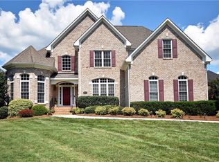 4613 Pebble Lake Dr, Pfafftown, NC 27040