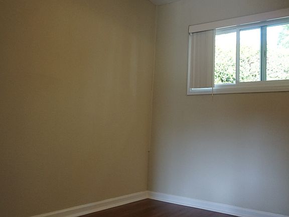 5th image of 1273 Mills St APT 05