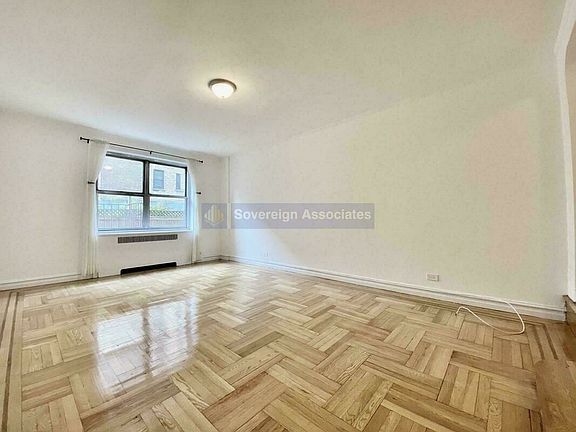 3rd image of 100 Bennett Ave #11H