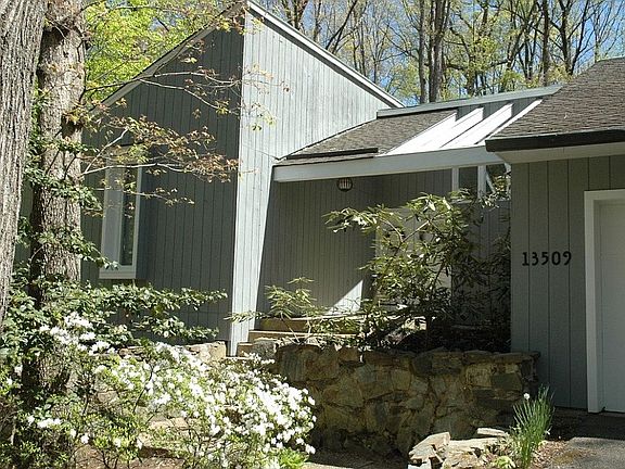 2nd image of 13509 Fowke Ln