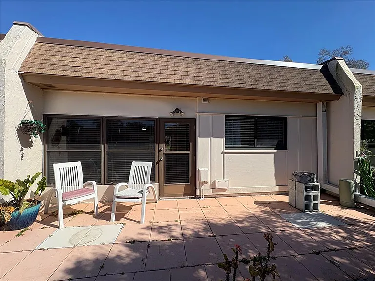 1606 Flint Dr W — Photo 24