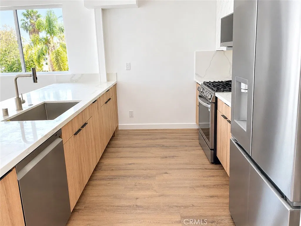 4 bed, 1571 sqft, $3,895 — Photo 4