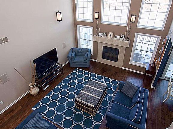3rd image of 5695 Barcelona St