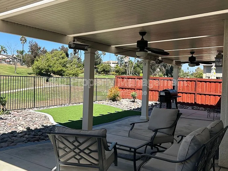 30934 Crystalaire Dr — Photo 18