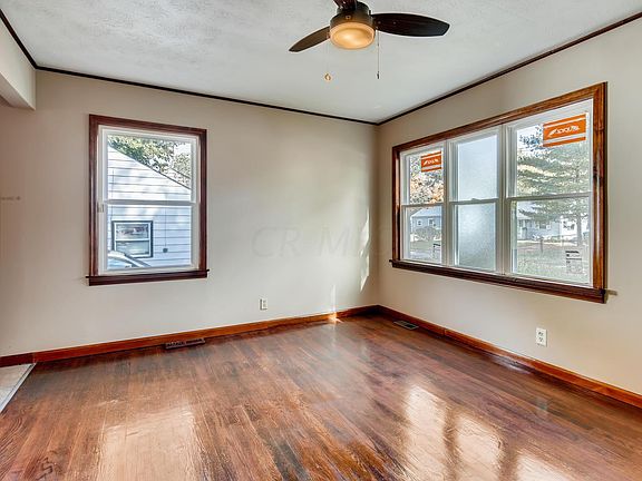 3rd image of 2781 Grasmere Ave