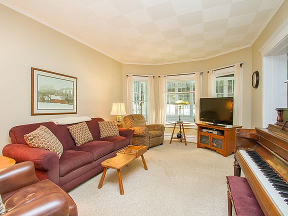 4th image of 1007 N 6th Ave