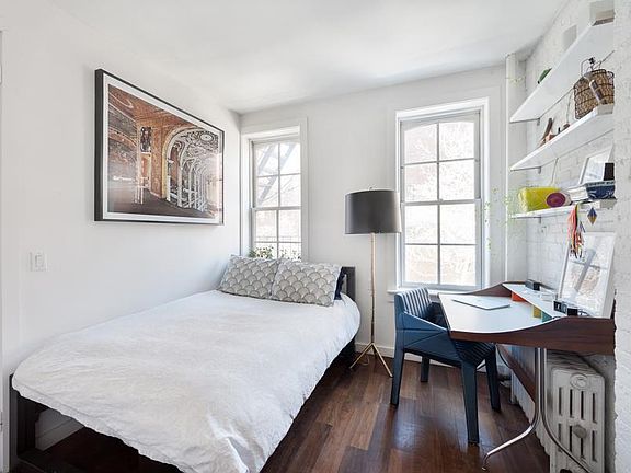 4th image of 715 Washington St #1