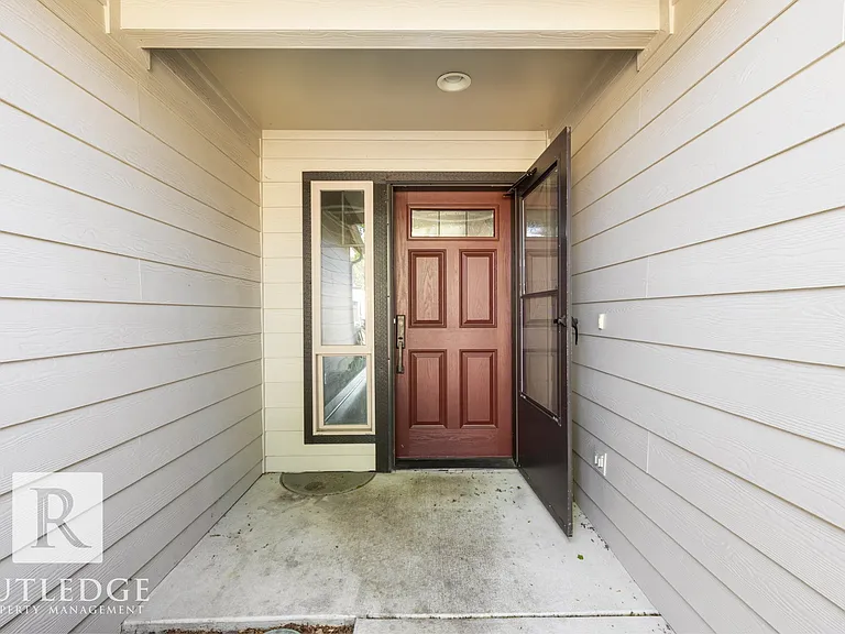 263 Tyler Ave — Photo 3