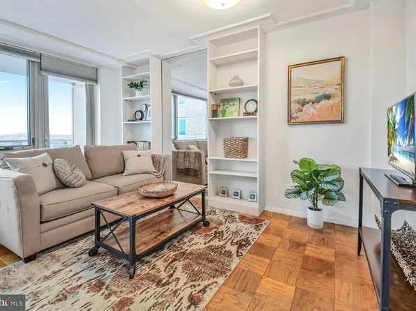 2800 Wisconsin Ave NW APT 906, Washington, DC 20007