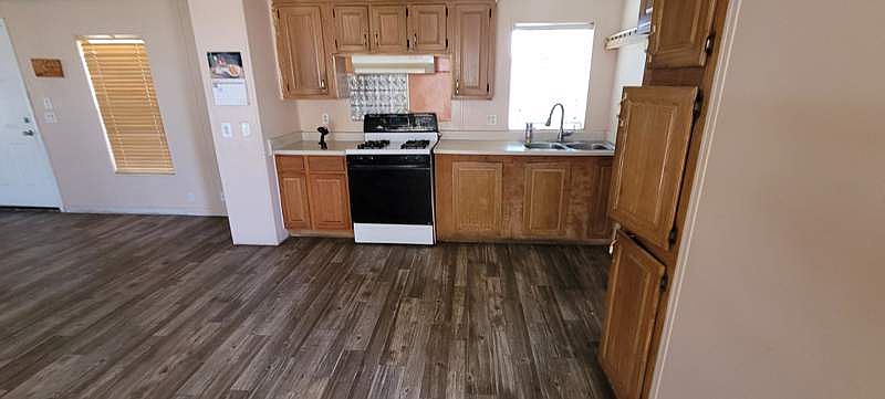 2nd image of 300 W Lower Buckeye Rd Lot 82