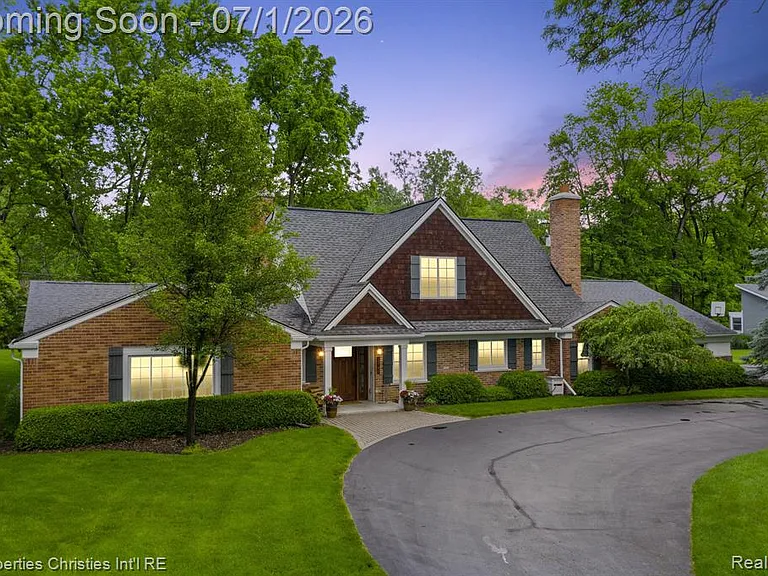 1760 Cedar Hill Dr — Photo 1