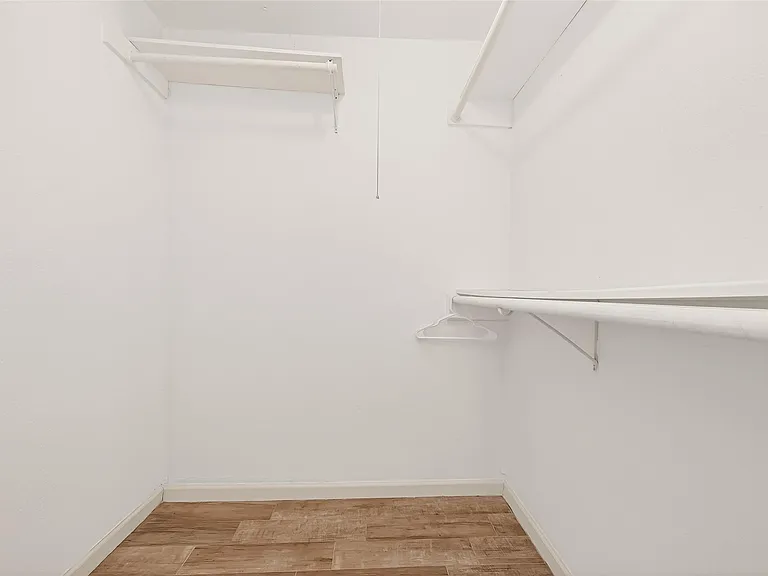 3815 Fernglade Dr — Photo 32