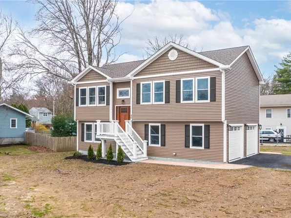 20 Spruce Dr, Scituate, RI 02831