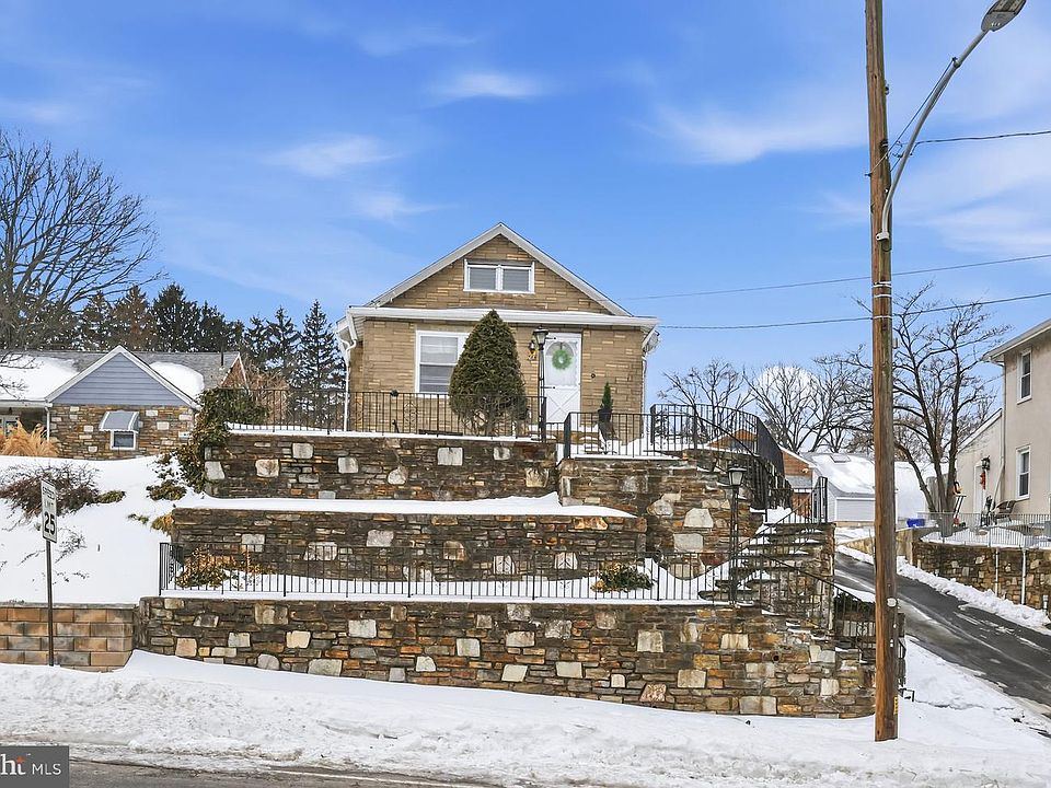 1st image of 208 Limekiln Pike