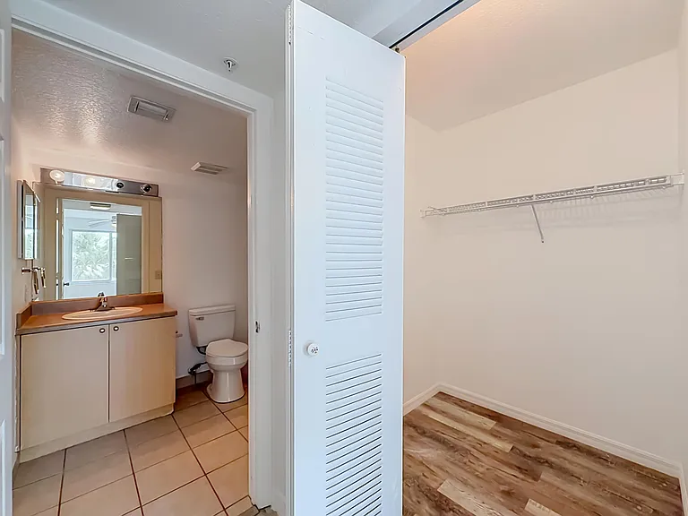 1119 Villa Ln #1119 — Photo 38