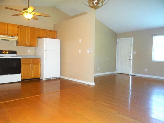 3rd image of 6609 Bay Circle Dr