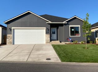 288 Christopher Way, Talent, OR 97540