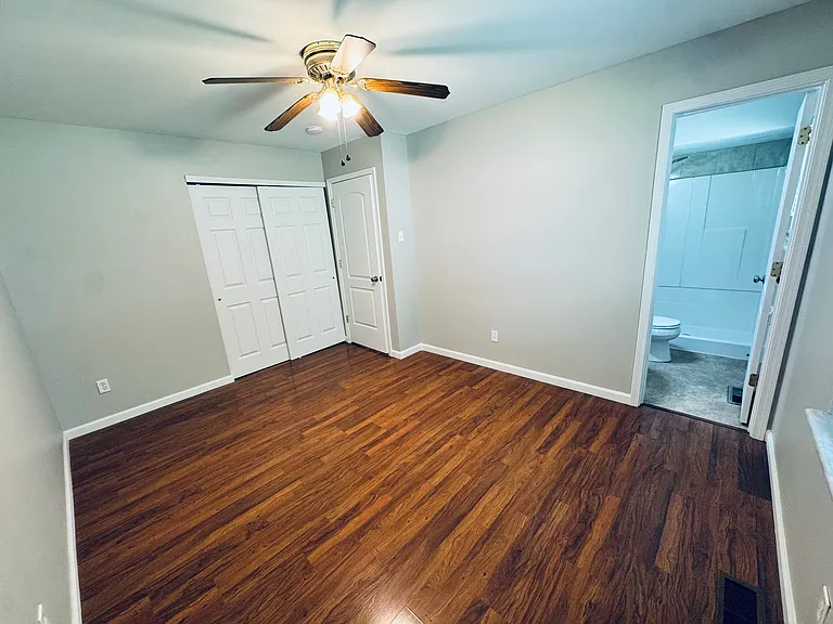 421 Lee Dr — Photo 16