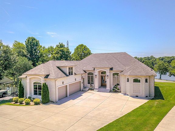 2nd image of 125 Lake Point Dr