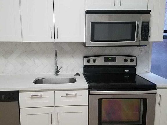 3rd image of 1236 Pacific St #6P