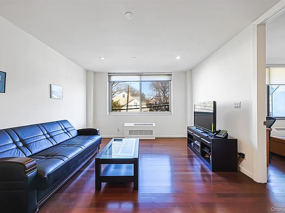 4th image of 3132 Union Street #2C
