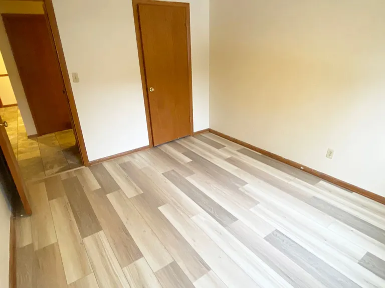 914 Grand Ave — Photo 13
