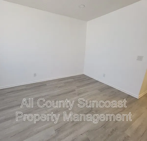 1830 Dr Martin Luther King Jr St N #102 — Photo 3