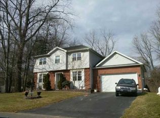 17 Eastland Cir, Albany, NY 12203