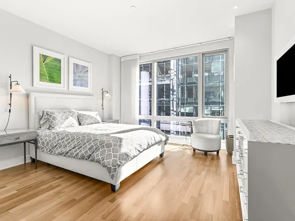 500 Atlantic Ave Unit 14T, Boston, MA 02210