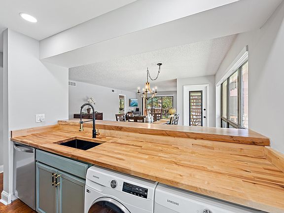 3rd image of 130 Brackenwood Rd