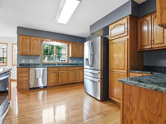 3rd image of 1602 15th St SW