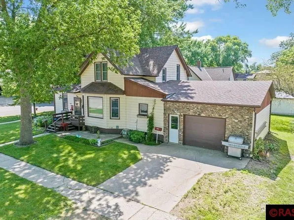 309 N Nicollet St, Blue Earth, MN 56013