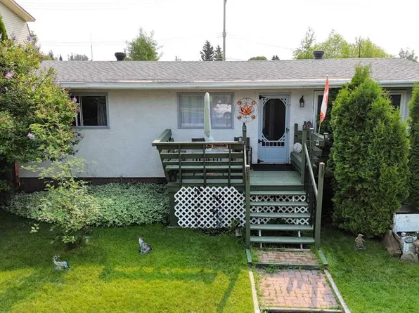 1121 W 56th St, Edson, AB T7E 1H8