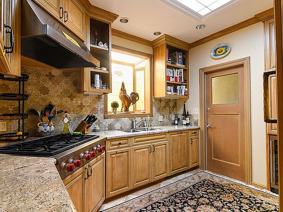 Chef's kitchen