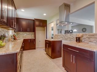 10382 Oakwind Ln, Escondido, CA 92026
