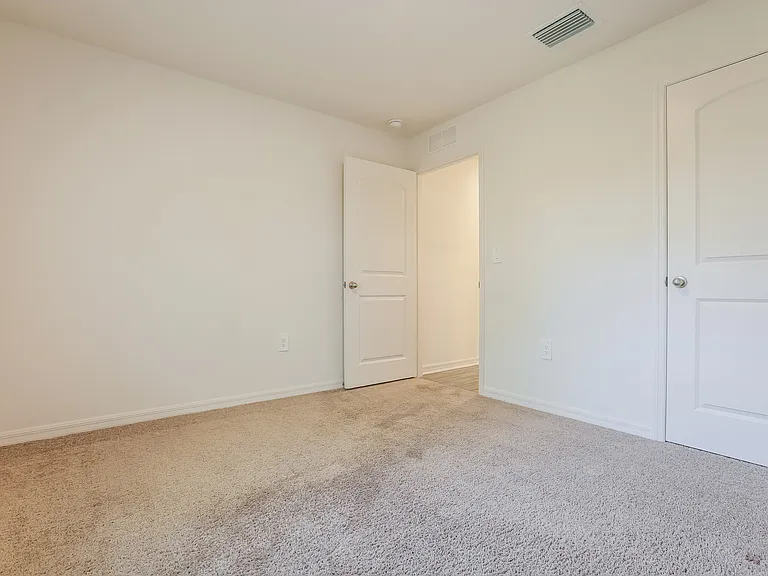 5725 Centro Ave — Photo 12