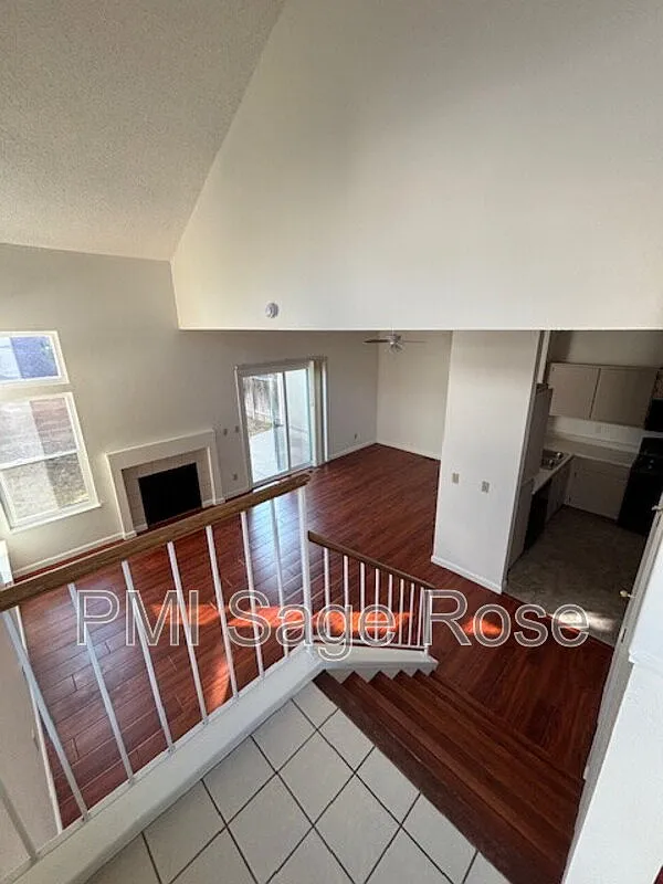 2 bed, 2.5 bath, 1300 sqft, $2,150 — Photo 4