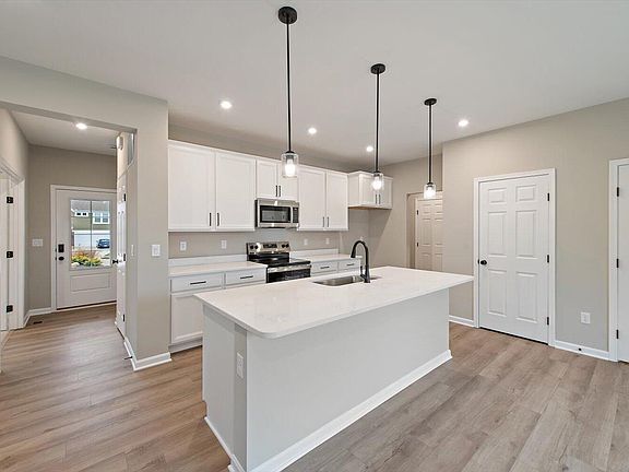 2nd image of 1805 Autumn Maple Dr