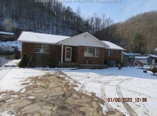 804 Gilbert Creek Rd, Baisden, WV 25608