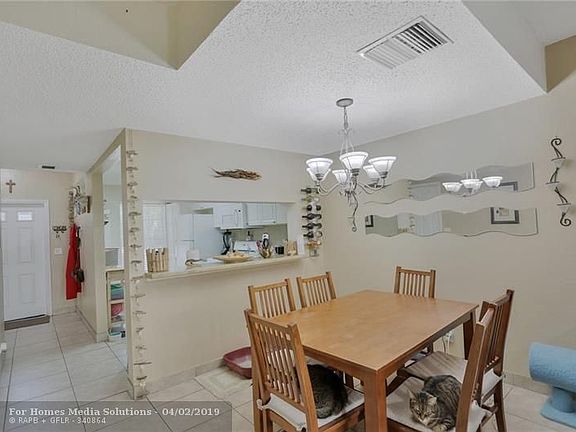 3rd image of 8051 Sanibel Dr