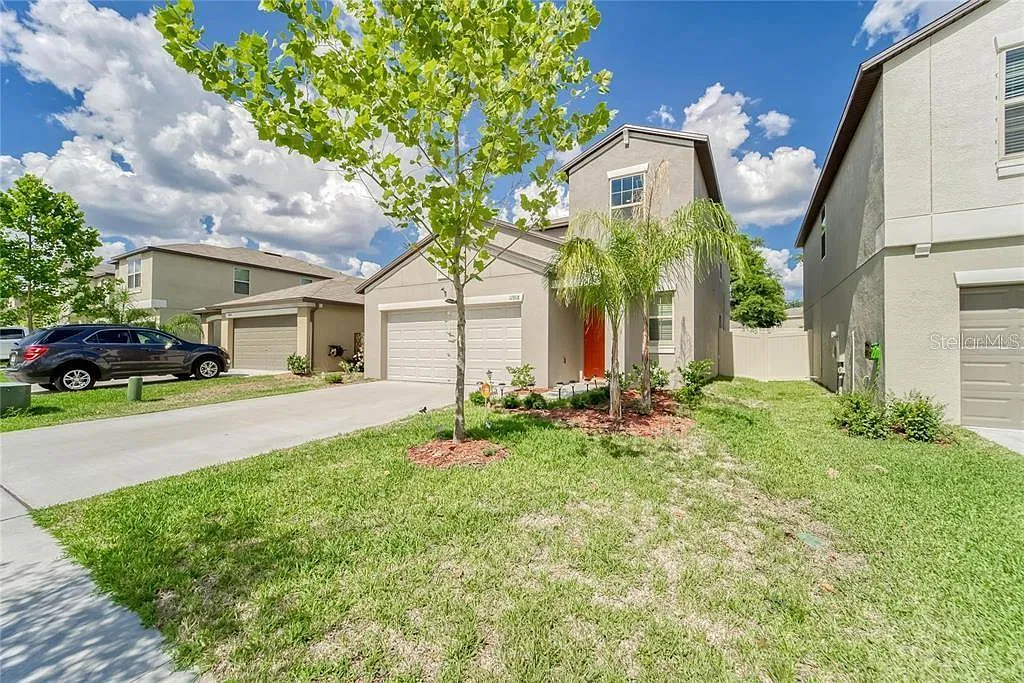 5 bed, 2.5 bath, 2415 sqft, $2,575 — Photo 1